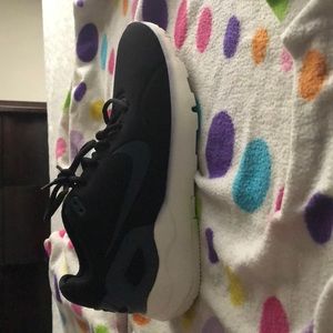 Wmns Nike’s LD runner LW